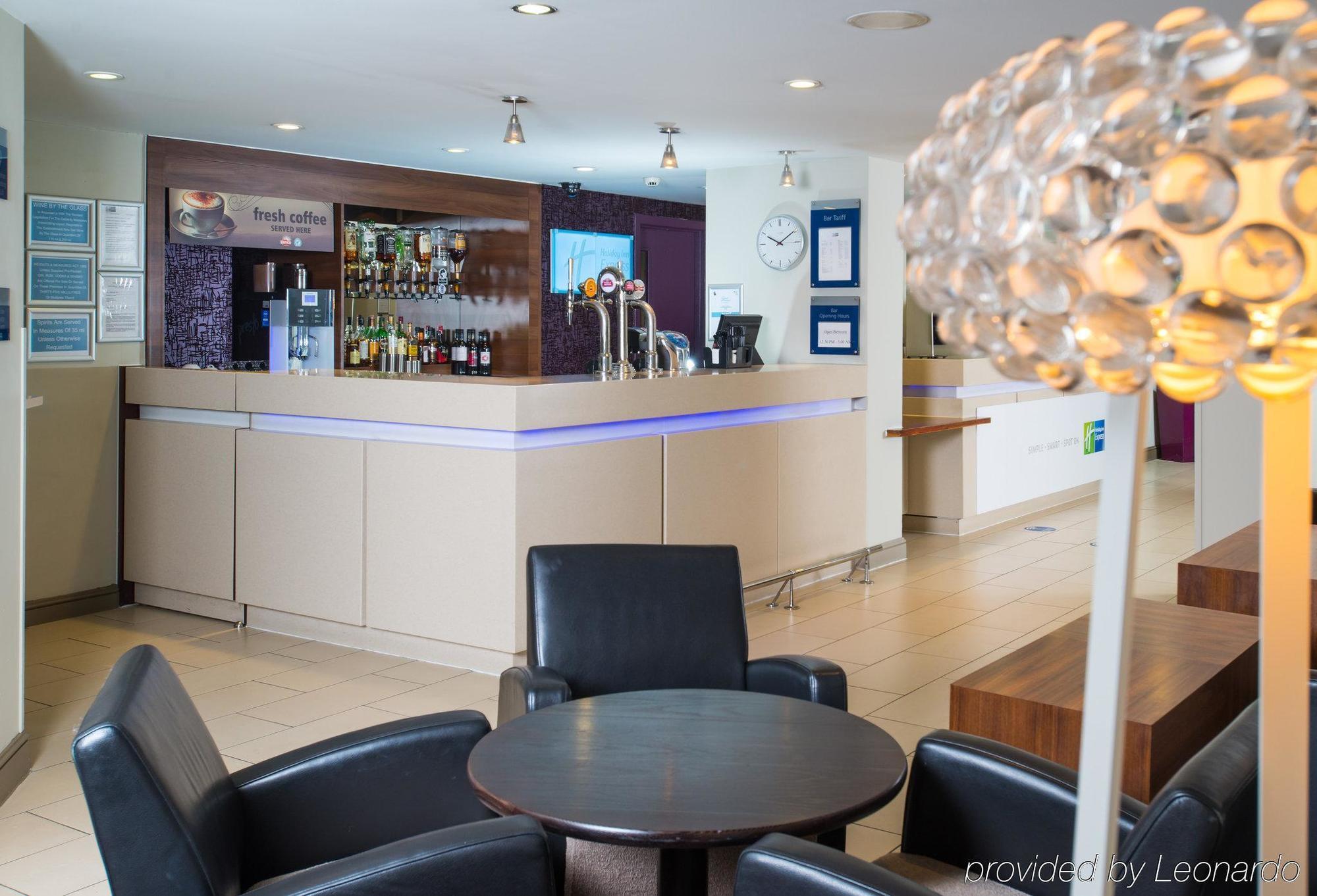 Holiday Inn Express Stirling By Ihg Εξωτερικό φωτογραφία